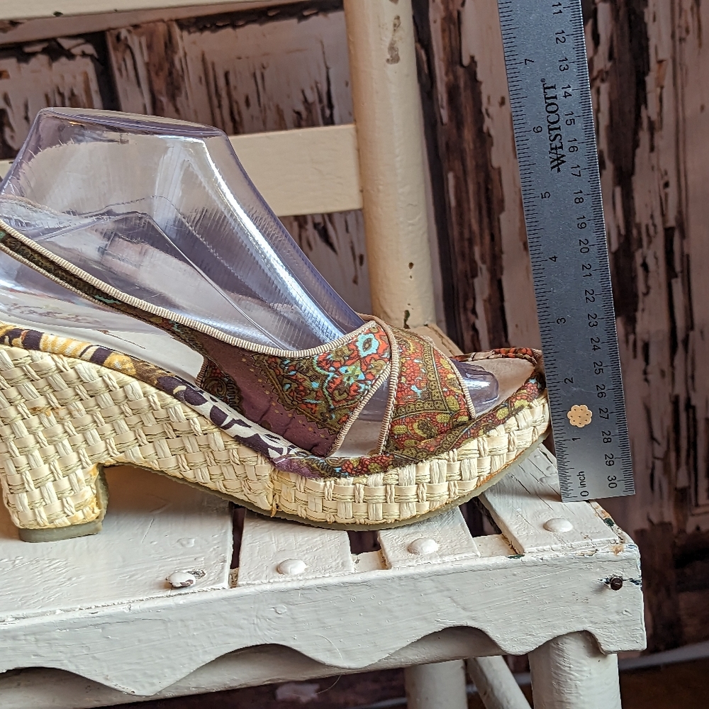 Very Volatile sandals - Picture 10 of 15